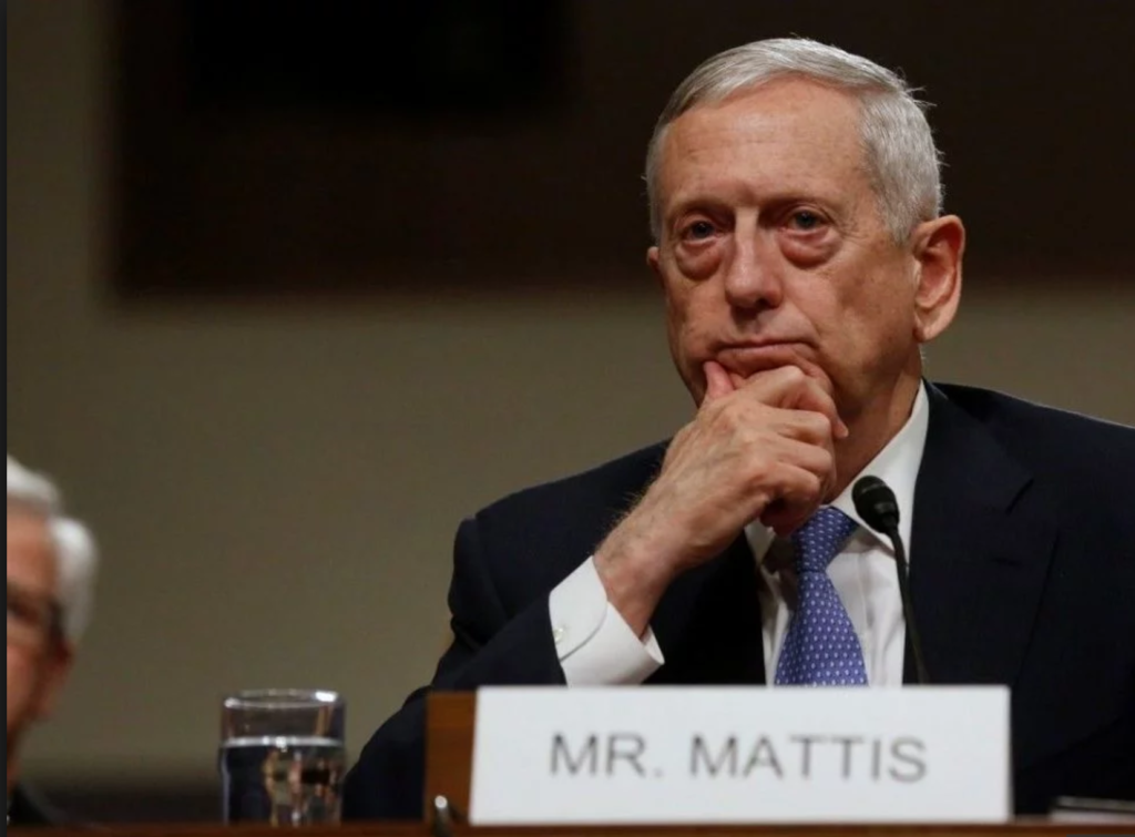 Що означає візит міністра оборони США до України